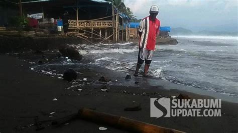 Termasuk Pantai Istana Negara Perairan Palabuhanratu Diterjang Amukan