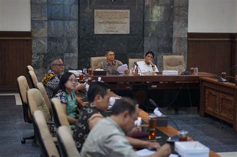 Hadirkan Dlh Kabupaten Kota Pansus Ba Tahun Gali Masukan Dan