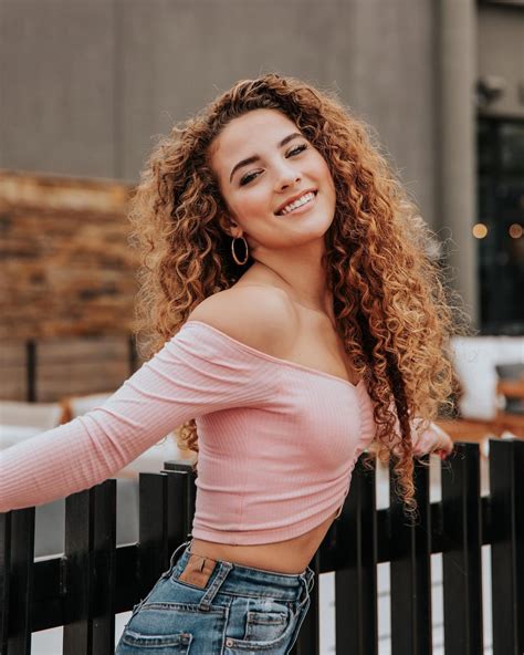 Sofie Dossi Style Clothes Outfits And Fashion • Celebmafia