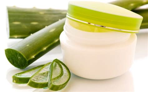 20 Useful ways on how to use aloe vera for dandruff treatment