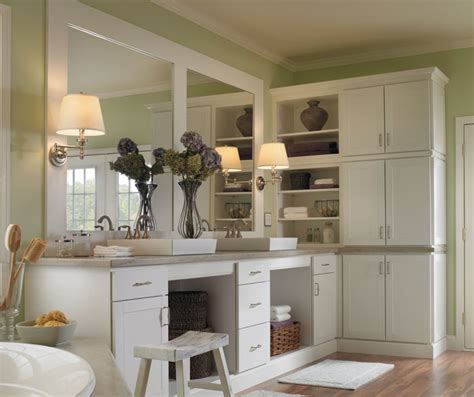 White Bathroom Cabinets - Aristokraft Cabinetry