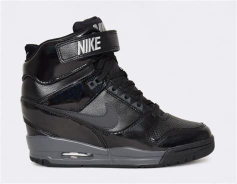 I Don T Normally Do Sneakers But I Kind Of Like These Nike Air