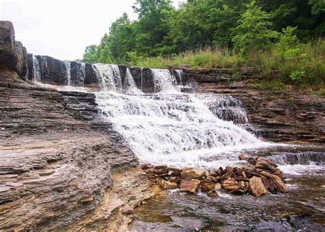 9 Gorgeous Waterfalls in Southern Illinois and How to Visit Them