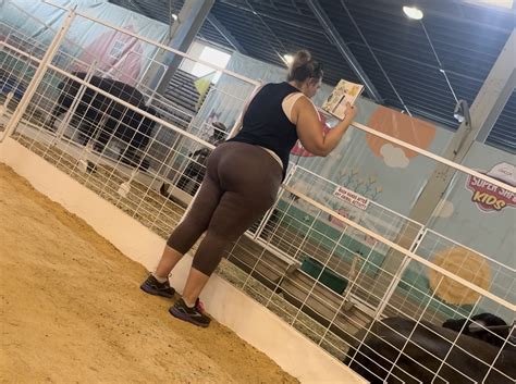 Fat Ass Pawg BBW Spandex Leggings Yoga Pants Forum