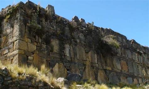 Pe vârful muntelui din Peru au fost descoperite ruinele unui oraș al