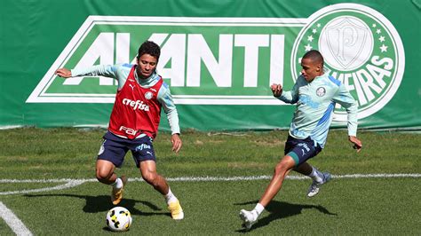 Marcos Rocha No Gramado Palmeiras Se Reapresenta Ap S Vit Ria No