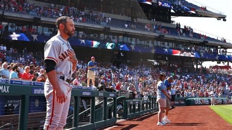 Giants Manager Kapler Pauses Protest Stands For Anthem On Memorial Day