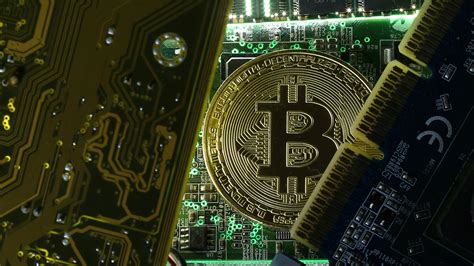 Bitcoin Btc Rises Above 7000 For The First Time Setting Yet