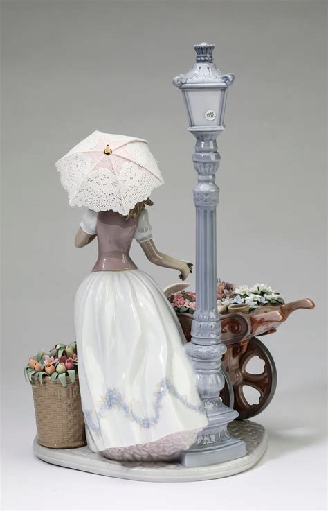 Lladro Porcelain Figure Flowers For Everyone 15h