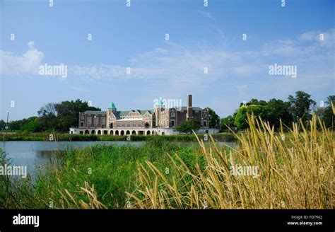 The Fieldhouse And Lagoon In Humboldt Park Chicago Illinois Puerto