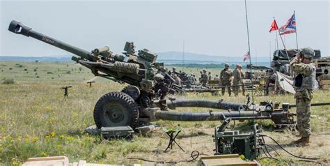 Ukrainian Soldiers Learn To Use American M119a3 Howitzers The Most