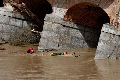 Fuertes Lluvias Dejan Dos Muertos Tres Desaparecidos Y Numerosos