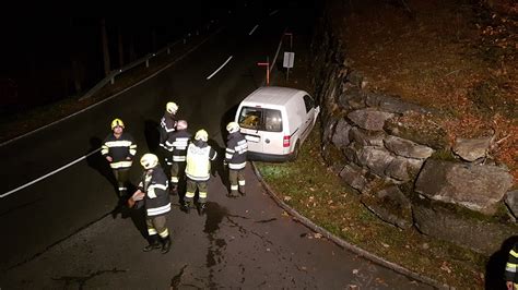 Verkehrsunfall Pkw Feuerwehr Miesenbach