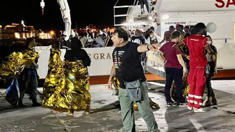 Il Mare Restituisce Il Corpo Di Un Migrante Ivoriano A Lampedusa Una