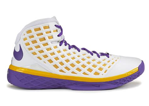 What Pros Wear: Kobe Bryant's Nike Zoom Kobe 3 Shoes - What Pros Wear