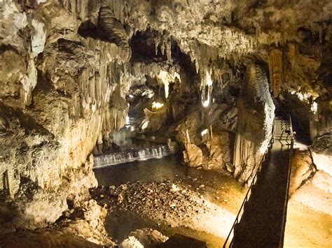 Caverna Do Diabo E Cachoeira Do Meus Deus