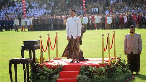 Pertama Kalinya Gibran Tunjuk Mangkunegara X Jadi Inspektur Upacara