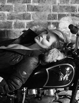 Kate Moss Estrela Primeira Campanha Da Matchless Harper S Bazaar