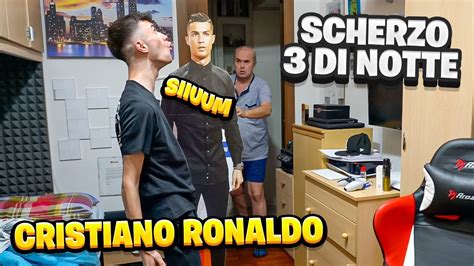 SCHERZO CRISTIANO RONALDO in CASA alle 3 di NOTTE a MIO PAPÀ