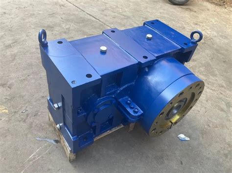 Up To 30 Kw EN8 Parallel Hollow Shaft Helical Gearbox For Industrial