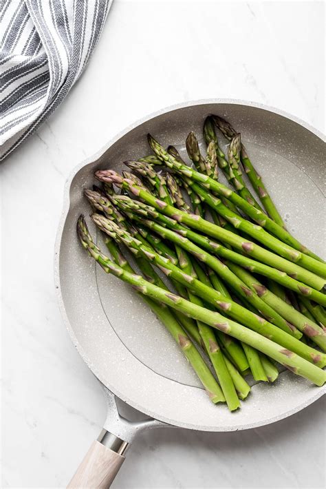 Quick And Easy Steamed Asparagus Garnish And Glaze