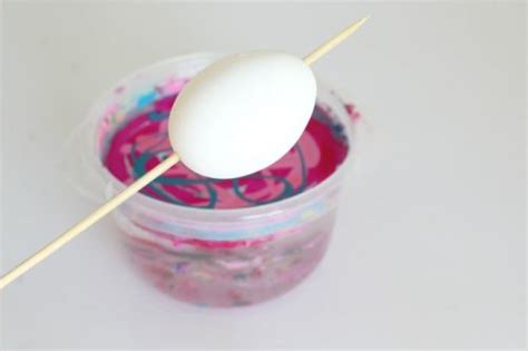 Marbled Easter Eggs With Nail Polish Without The Big Mess