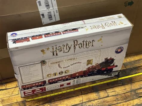 HARRY POTTER HOGWARTS Express Train Set Toy Battery Powered Lionel NEW