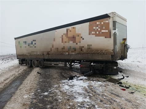 ULTIMA ORĂ FOTO Accident rutier pe E85 în Neamț O victimă a rămas