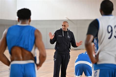 Les Joueurs Du C Chartres Basket Masculin Ont Pris Contact Avec Le