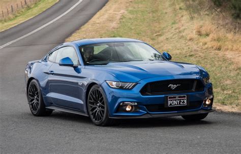 2017 Ford Mustang GT review (video) | PerformanceDrive