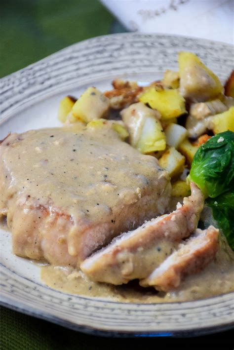 Braised Pork Chops With Country Gravy Grumpy S Honeybunch