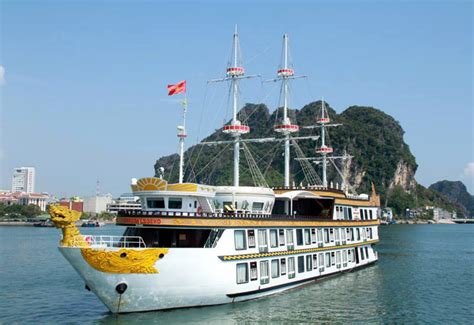 Dragon Legend Cruise: Bai Tu Long bay, Halong bay