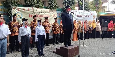 Upacara Peringatan HUT RI Ke 77 Dengan Pembina Upacara Pejabat Kemenag