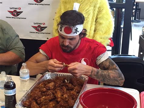 Safeway celebrates Wing Day with eating contest (Photos) | WTOP