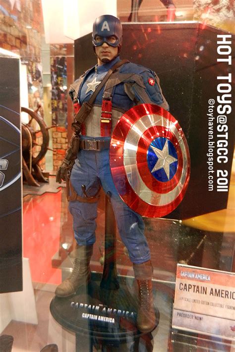 Toyhaven Seen STGCC 2011 Hot Toys 1 6 Figures MORE