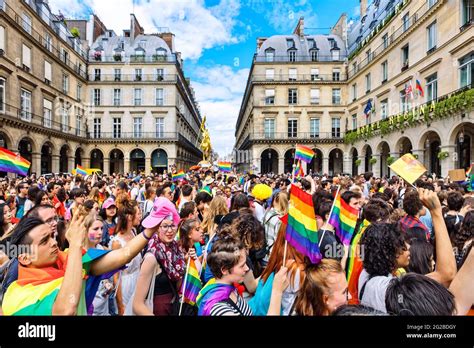 FRANCE PARIS ER ARR MARCHE DES FIERTES LGBT PARADE GAY PRIDE ON RUE DE RIVOLI Stock