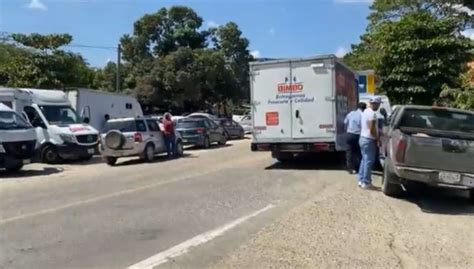 Bloquean En Igualapa Por Desaparecida De La Uagro En Chilpancingo