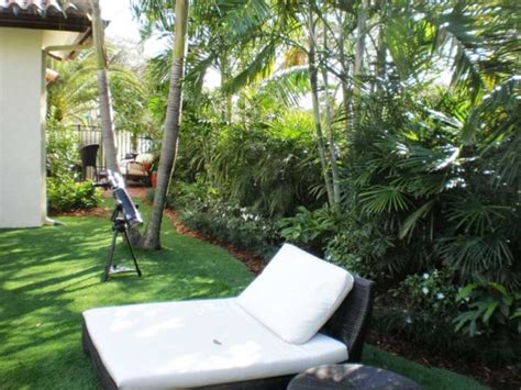 Modern Topical Landscape Design | Landscaping in Miami