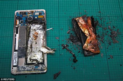 Samsung Galaxy Note 7 Burst Into Flames After Pressure Is Applied To