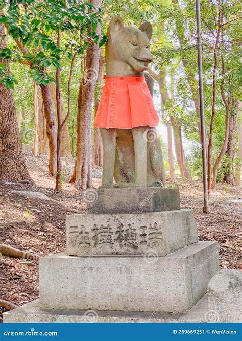 The Fox Statues In Fushimi Inari Taisha Achitecture Kyoto Japan