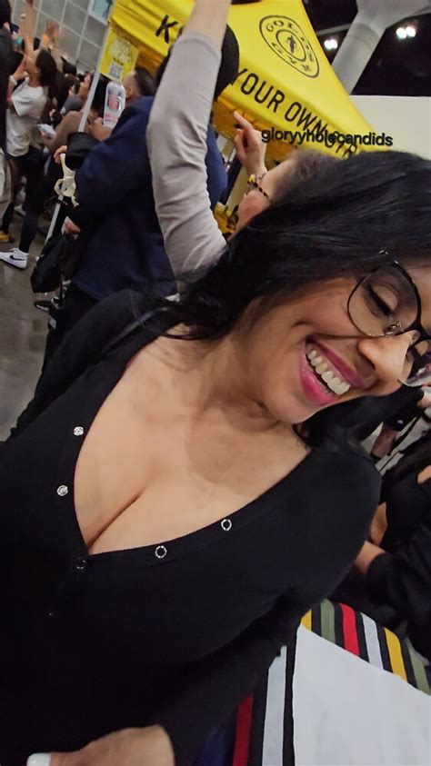 Busty Latina Milf Stares Deep At Me Oc Boobs Forum