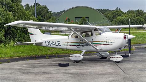 Ln Ale Reims Cessna F M Skyhawk Enbr Bgo Airline Pr Flickr