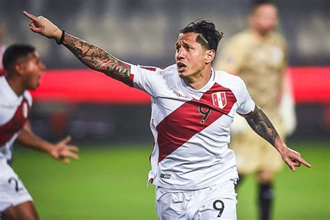 Gianluca Lapadula Festeja El Ascenso A La Serie A Cantando Contigo