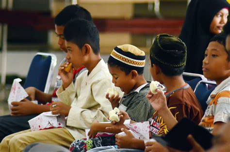 5 Cara Mengajarkan Anak Berpuasa Tanpa Paksaan Yuk Dicoba