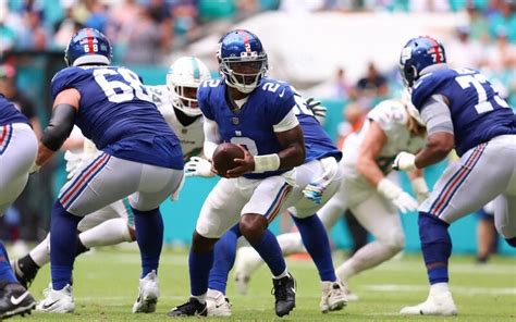 Giants Vs Bills Battle For New York Dominance