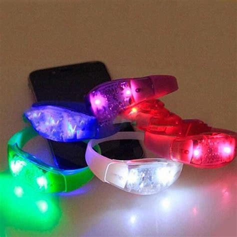 70 Pulseiras De Led Pisca Batida Musica Shopee Brasil