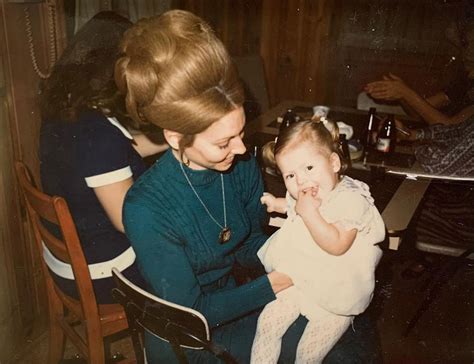 Heartwarming Stories And Photos Of Kelly Ripa’s Mom That Show The Strong Family Bond They Share Every Day 1