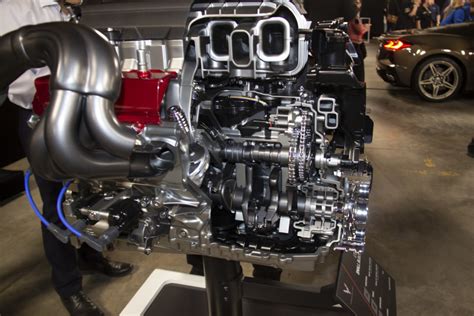 A First Look At The 2020 C8 Corvette Stingrays Lt2 Engine