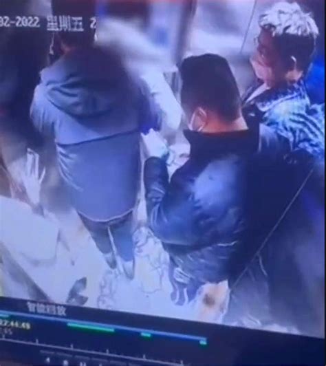 山东一女子乘电梯时被陌生男子猥亵，警方：2名嫌疑人已被行拘东港公安局日照