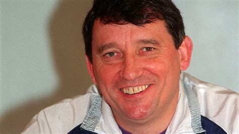 Graham Taylor: Former England manager dies at the age of 72 - ITV News